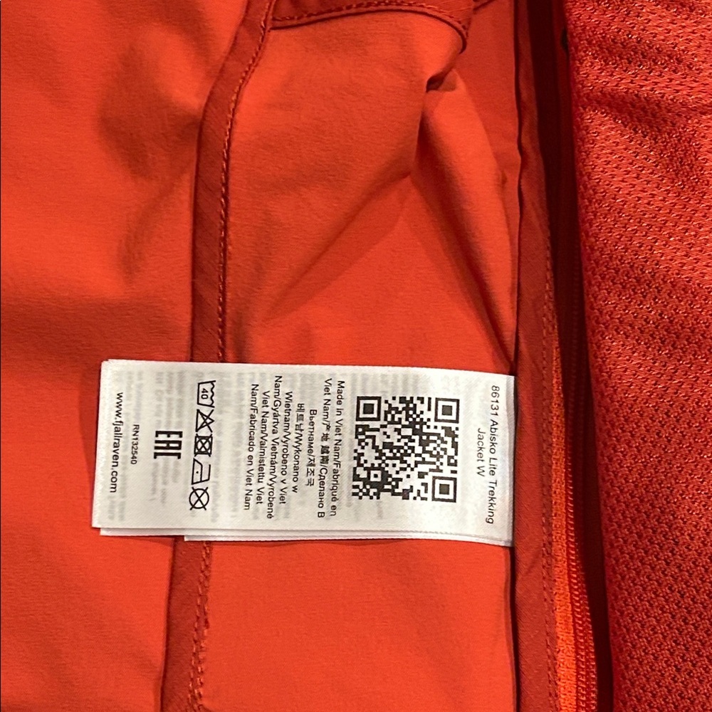 FJALL RAVEN
Abisko Lite Trekking Jacket W
Cabin Red-Rowan Red - Picture 10 of 13